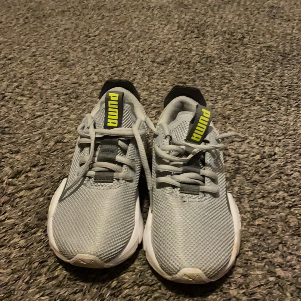 Boys Puma Tennis Shoes